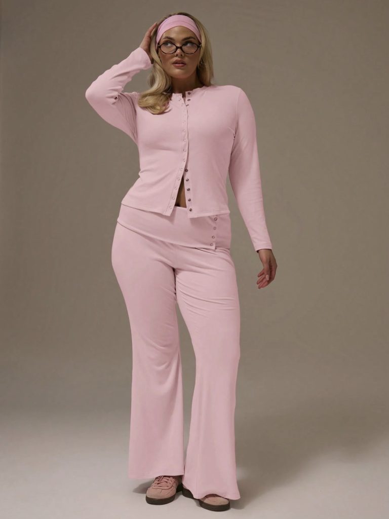 Femme ensemble décontracté rose pâle